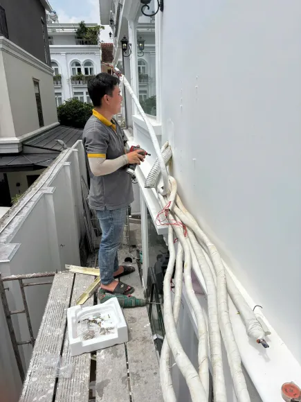 Lắp đặt máy lạnh 